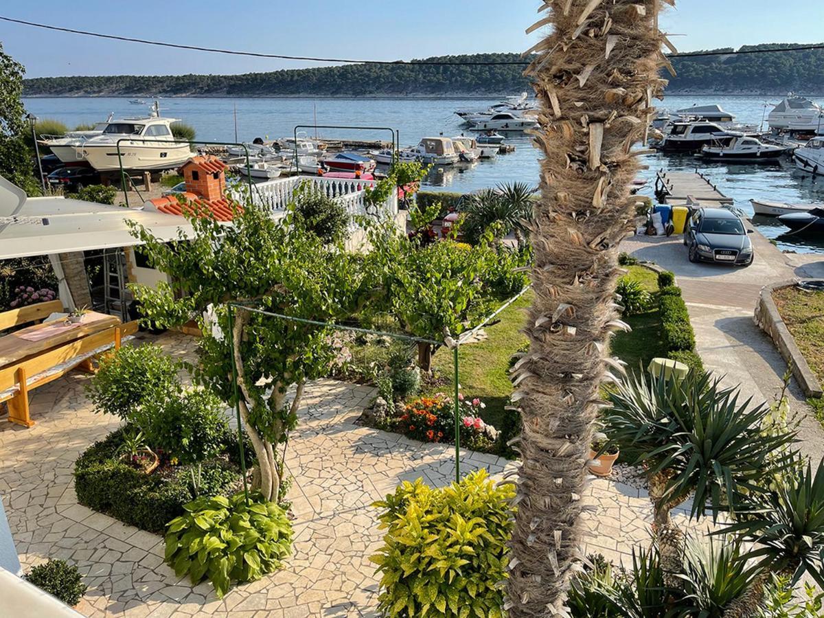 Apartments Near The Sea Barbat Barbat na Rabu Oda fotoğraf